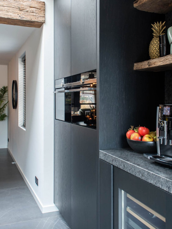 Stijlvolle donkere keuken, foto 2