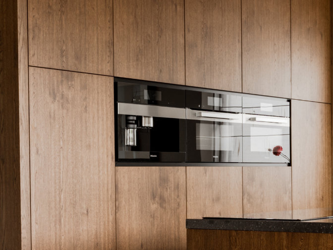 Koffiemachine ingebouwd naast oven